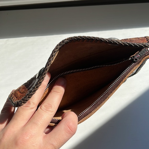 Sustainable Handmade Tooled Leather Wallet - Picture 4 of 4